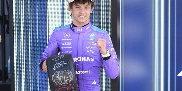 F1迈阿密大奖赛排位赛：安东内利夺得杆位 实现三连杆